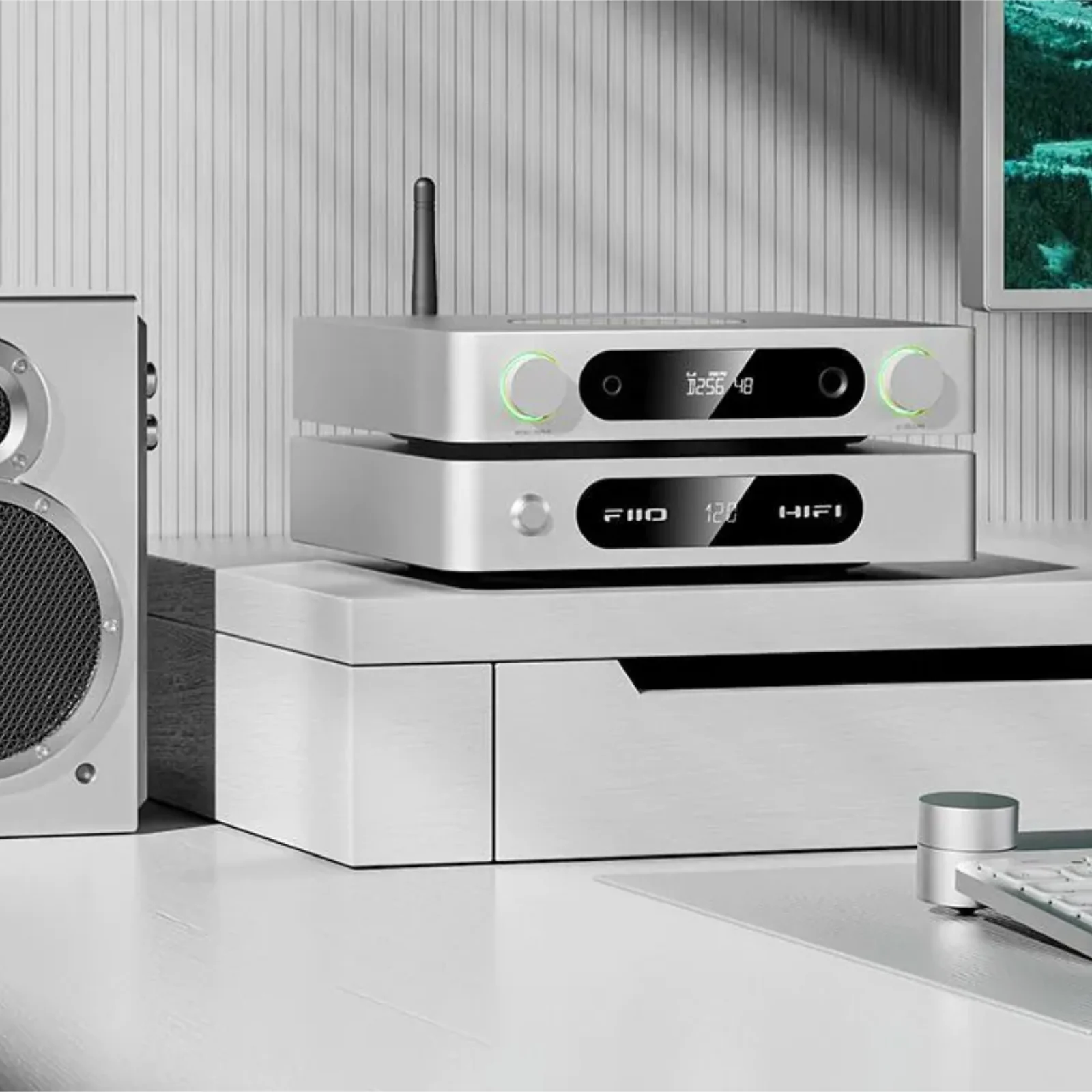 Fiio K13 R2R Compact Desktop DAC and Headphone Amplifier Bluetooth Hi-Res Silver - Image 4