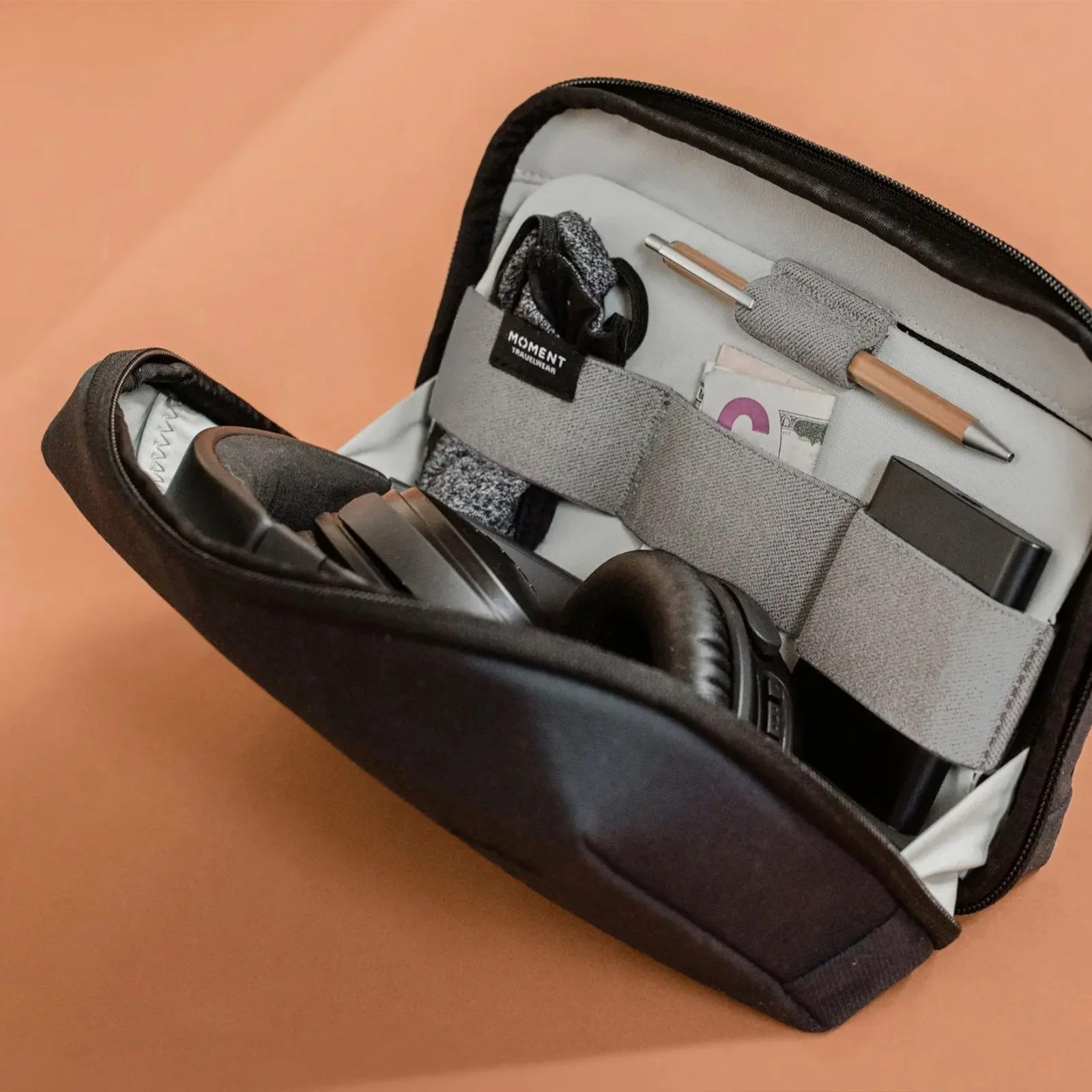 Moment Everything Tech Organiser Camera Accessories Travel Pouch Bag Black - Image 4