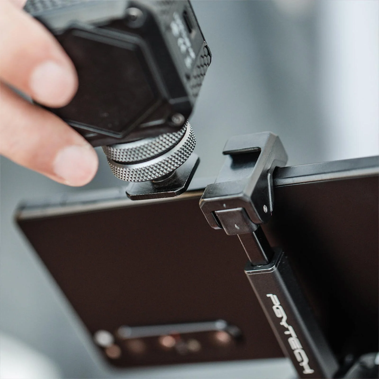 PGYTECH Mini Phone Holder Arca Swiss Mount, Cold Shoe Mount, 1/4 Inch Screw Hole - Image 4